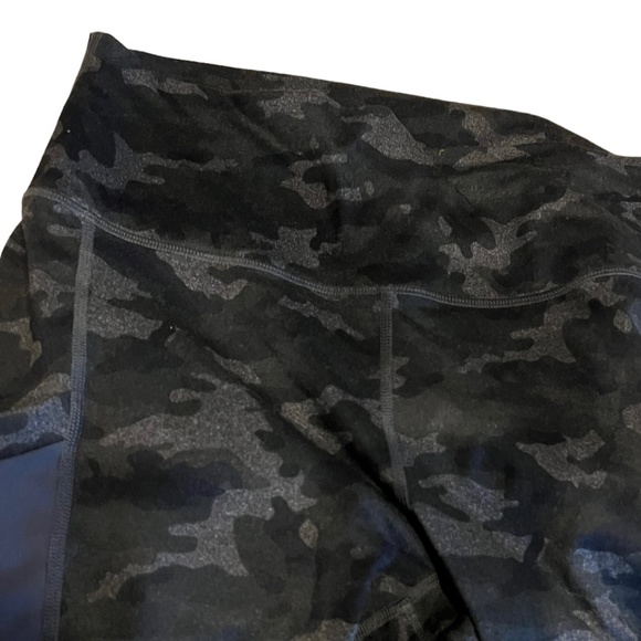 Fablectics PowerHold® High Waisted 7/8 Legging in Charcoal Camo Moisture Wicking - Picture 6 of 6